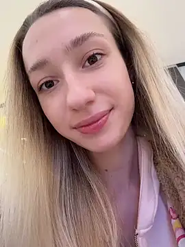 Lia  Love online show from 12.19.25