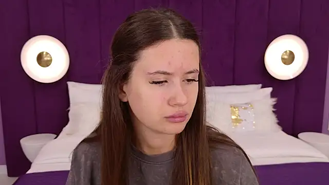 milaleoneli online show from 03.17.25