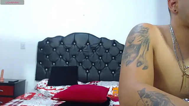 Group Lustt online show from 01.22.25