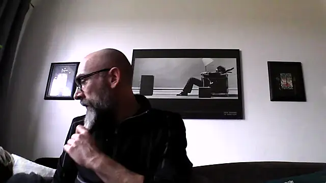 Snapshot of Kingsscepter chatting on 01.24.25 Kingsscepter online show from 01.24.25