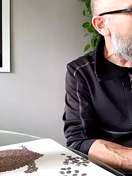 Snapshot of Kingsscepter chatting on 01.28.25 Kingsscepter online show from 01.28.25