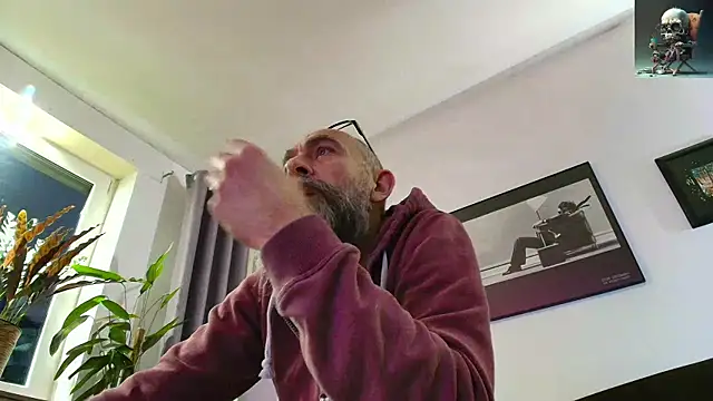 Snapshot of Kingsscepter chatting on 02.09.25 Kingsscepter online show from 02.09.25