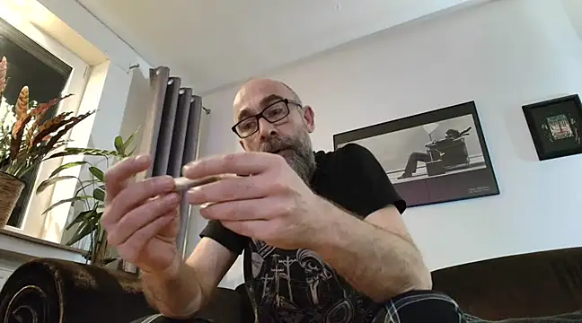 Snapshot of Kingsscepter chatting on 02.10.25 Kingsscepter online show from 02.10.25