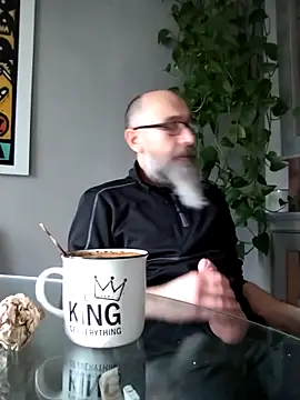 Snapshot of Kingsscepter chatting on 02.11.25 Kingsscepter online show from 02.11.25