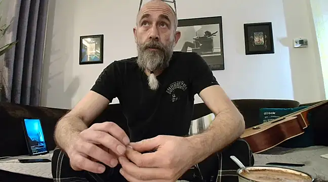 Snapshot of Kingsscepter chatting on 02.13.25 Kingsscepter online show from 02.13.25