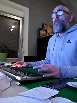 Snapshot of Kingsscepter chatting on 02.19.25 Kingsscepter online show from 02.19.25