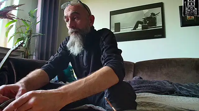 Snapshot of Kingsscepter chatting on 02.25.25 Kingsscepter online show from 02.25.25