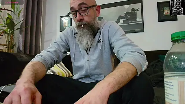 Snapshot of Kingsscepter chatting on 02.27.25 Kingsscepter online show from 02.27.25