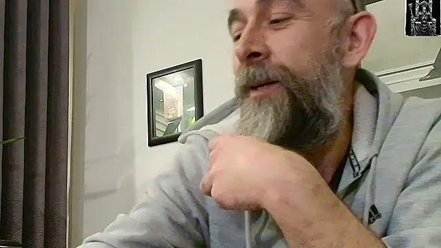 Snapshot of Kingsscepter chatting on 03.02.25 Kingsscepter online show from 03.02.25