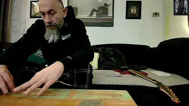 Snapshot of Kingsscepter chatting on 03.10.25 Kingsscepter online show from 03.10.25