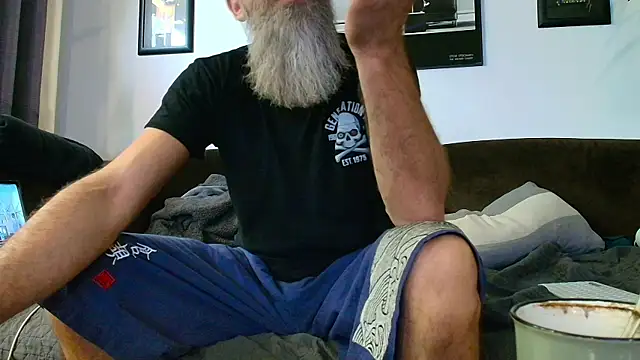 Snapshot of Kingsscepter chatting on 10.25.25 Kingsscepter online show from 10.25.25