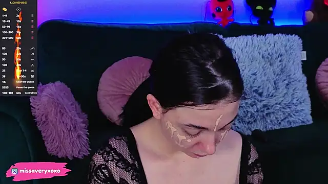 AveryWillow online show from 04.03.26