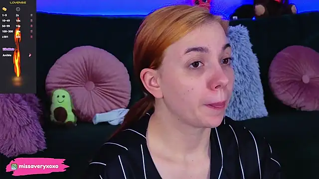 AveryWillow online show from 04.07.26