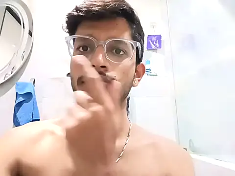 Snapshot of skinnyyyyyyyyy chatting on 01.22.25 skinnyyyyyyyyy online show from 01.22.25