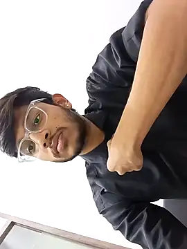 Snapshot of skinnyyyyyyyyy chatting on 02.08.25 skinnyyyyyyyyy online show from 02.08.25