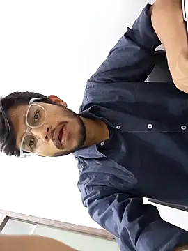 Snapshot of skinnyyyyyyyyy chatting on 02.15.25 skinnyyyyyyyyy online show from 02.15.25