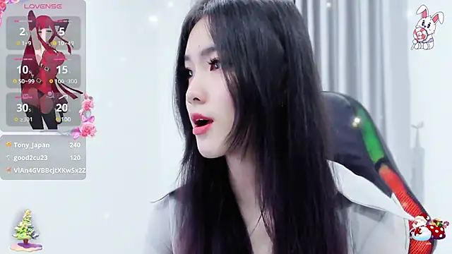 Snapshot of CelestiaWang chatting on 12.22.24 CelestiaWang online show from 12.22.24