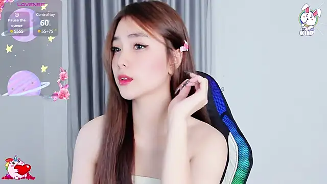 Snapshot of CelestiaWang chatting on 02.23.25 CelestiaWang online show from 02.23.25