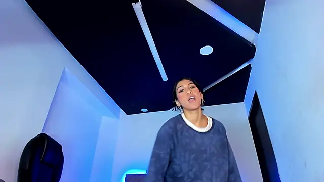 MiaCavallii  online show from 01.28.25