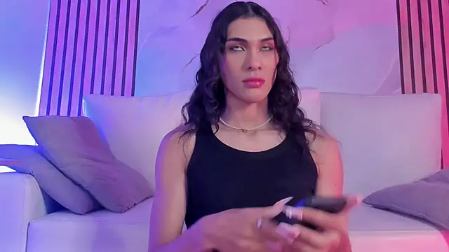 MiaCavallii  online show from 09.27.25