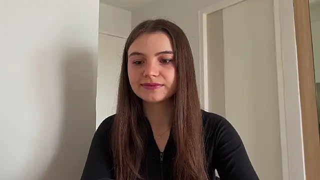 Snapshot of cherryelin chatting on 12.14.24 cherryelin online show from 12.14.24