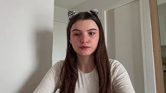 Snapshot of cherryelin chatting on 12.27.24 cherryelin online show from 12.27.24