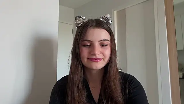 Snapshot of cherryelin chatting on 12.28.24 cherryelin online show from 12.28.24