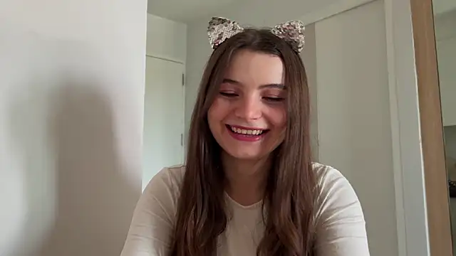 Snapshot of cherryelin chatting on 01.01.25 cherryelin online show from 01.01.25