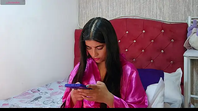 Snapshot of georgia_oli chatting on 10.30.25 georgia oli online show from 10.30.25