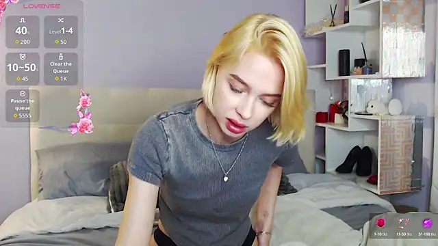 Snapshot of White_Lioness chatting on 10.21.25 White Lioness online show from 10.21.25