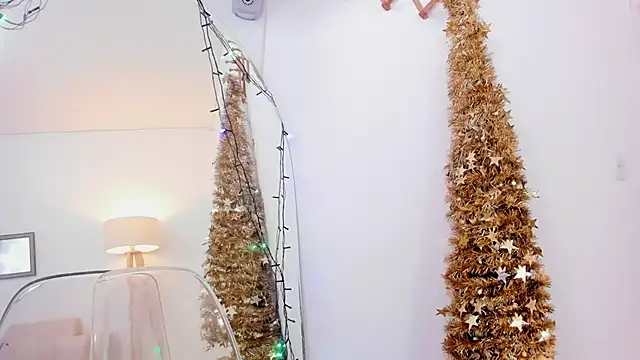 naomiii   online show from 12.24.24