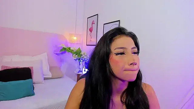 Snapshot of naomiii__ chatting on 10.15.25 naomiii online show from 10.15.25