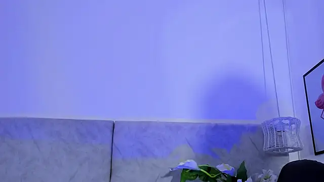 Snapshot of naomiii__ chatting on 10.27.25 naomiii online show from 10.27.25