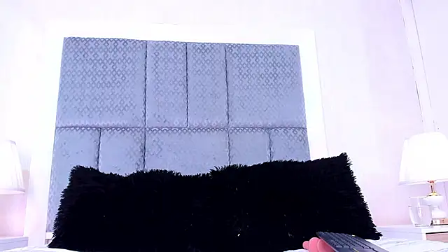 CaroSainz online show from 12.18.24