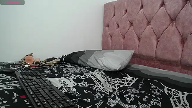 AMBER LOVE22 online show from 01.12.25