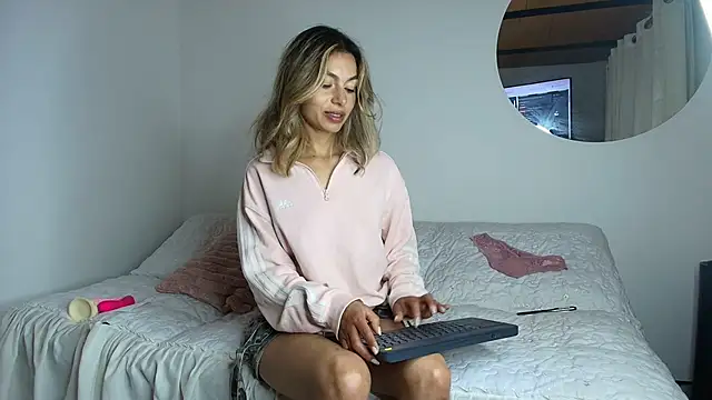 Karolgood3 online show from 01.13.26