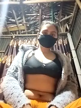 Snapshot of HenaAra chatting on 01.23.25 HenaAra online show from 01.23.25