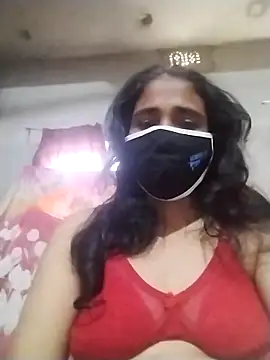 Snapshot of HenaAra chatting on 12.18.25 HenaAra online show from 12.18.25