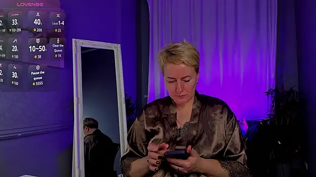 Snapshot of Nika_Smit chatting on 10.24.25 Nika Smit online show from 10.24.25