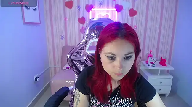 Snapshot of abril_ch_ chatting on 12.23.24 abril ch online show from 12.23.24