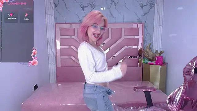 Snapshot of abril_ch_ chatting on 03.13.26 abril ch online show from 03.13.26