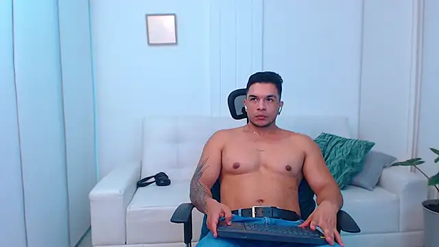 estebandelouis online show from 03.05.25