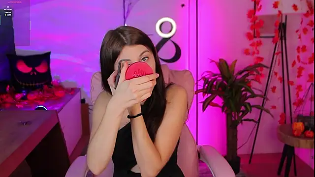 Hailey Green online show from 10.24.25