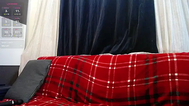Blond Woman online show from 12.02.24