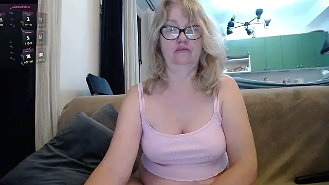 Blond Woman online show from 02.06.25