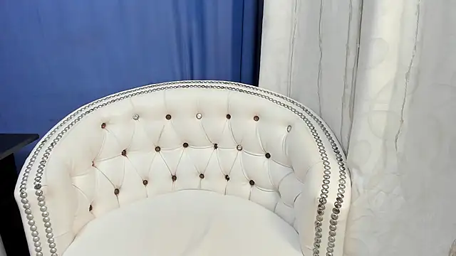 Snapshot of Analia18_ chatting on 12.12.24 Analia18 online show from 12.12.24