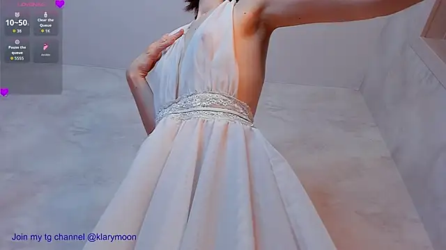 cute stefania online show from 10.18.25