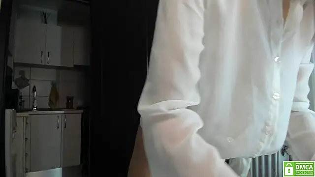 Anahi1993 online show from 10.17.25