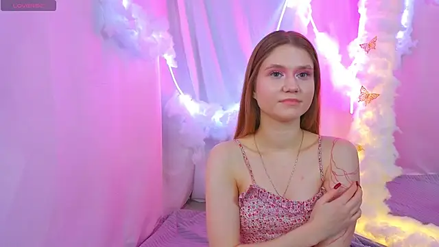 Snapshot of AlisiaSpinnet_ chatting on 11.06.25 AlisiaSpinnet online show from 11.06.25