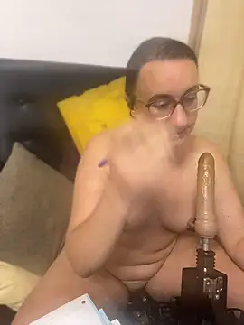 Snapshot of gloria7v05 chatting on 04.14.26 gloria7v05 online show from 04.14.26